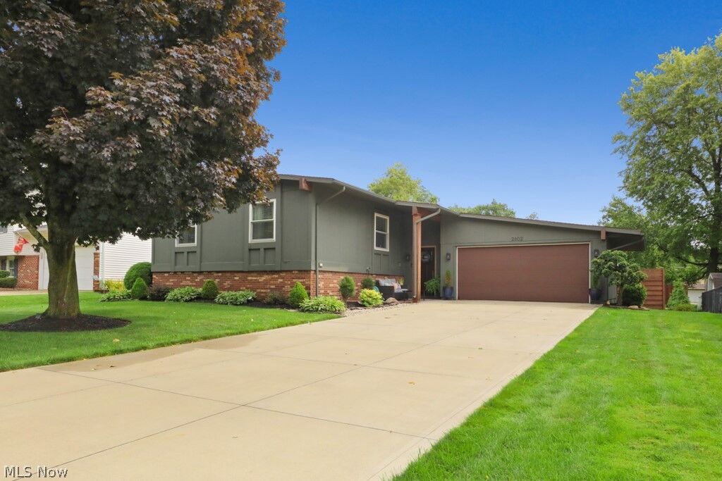 Property Photo:  2802 Blenheim Avenue  OH 44601 