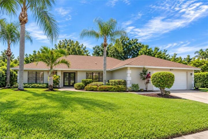 Property Photo: 2370 Pine Woods Cir 35 FL 34105