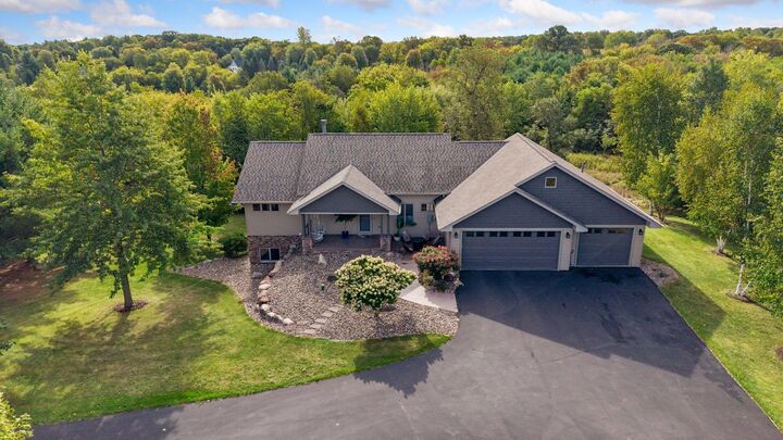 Property Photo:  555 Chinnock Lane  WI 54022 