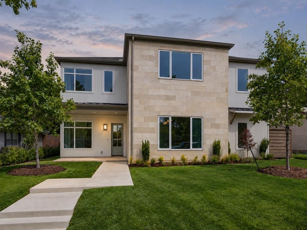 Property Photo: 9315 Lenel Place TX 75220