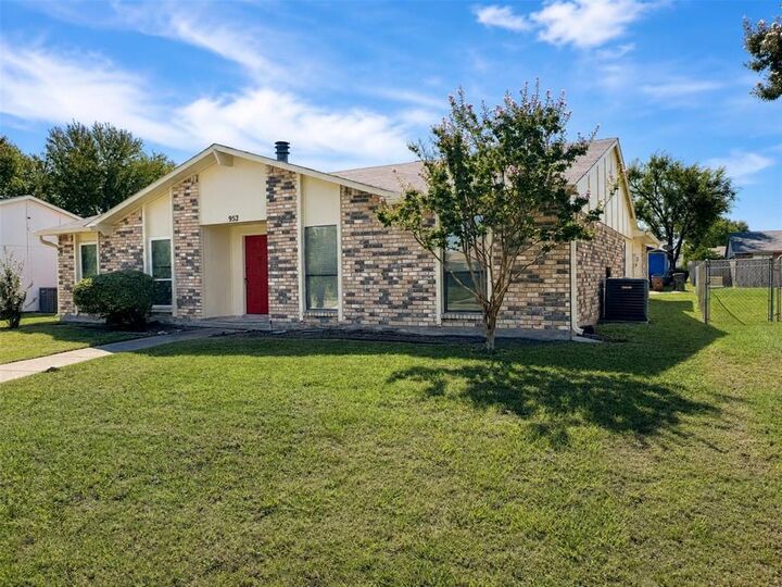 Property Photo: 952 Lockhart Drive TX 75023