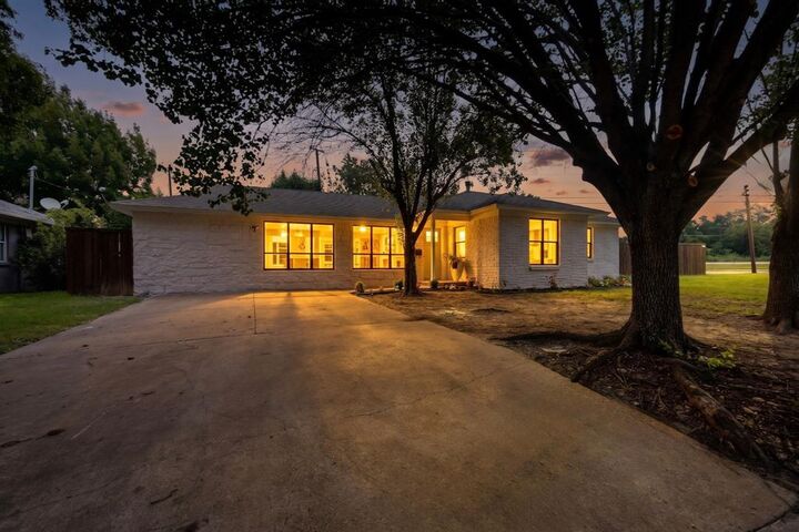 Property Photo: 4171 Carolyn Road TX 76109