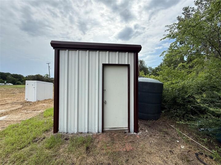 Property Photo:  4724 E University Drive  TX 76208 