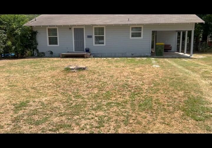 Property Photo: 471 W Navasota TX 76642