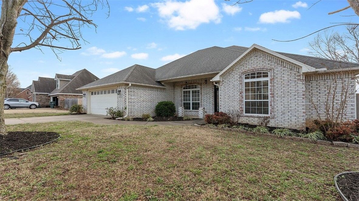 Property Photo:  599 N Rocky Crossing  AR 72704 