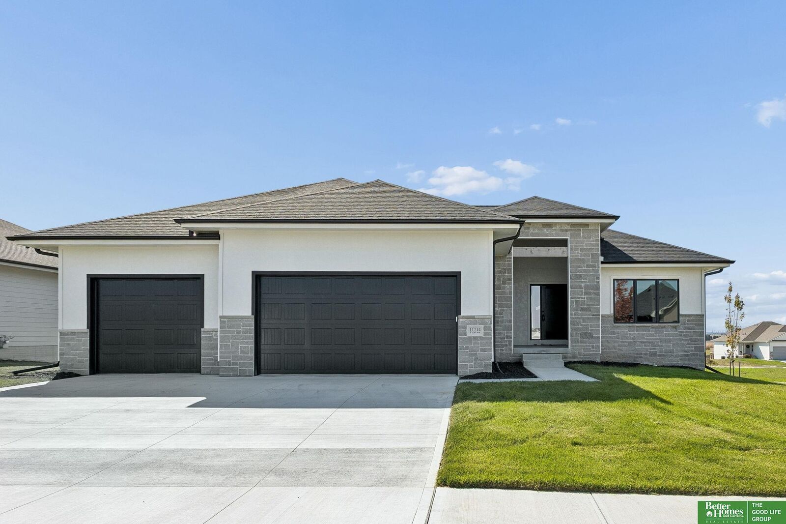 Property Photo:  11714 S 124th Avenue  NE 68046 