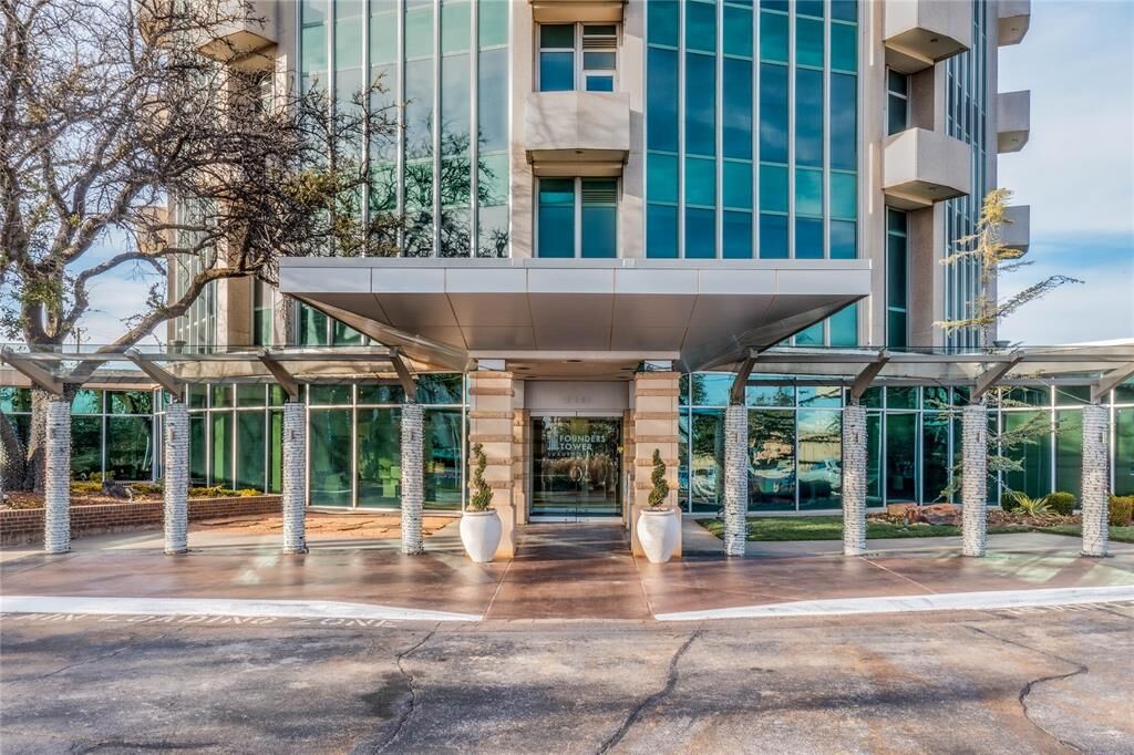 Property Photo:  5900 Mosteller Drive 81  OK 73112 