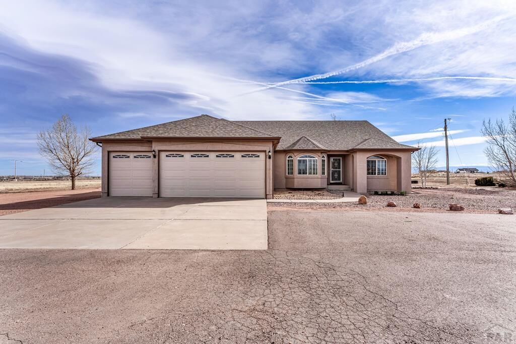 Property Photo:  1408 Kiva Dr  CO 81007 