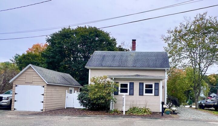 Property Photo: 23 Stowe Ct MA 01749