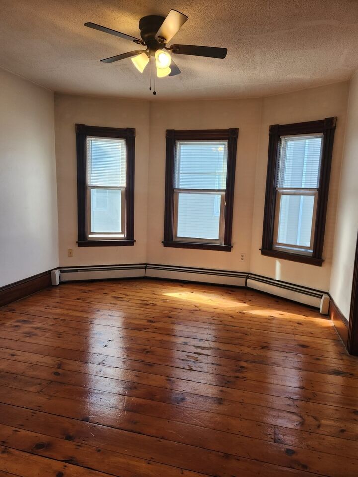 Property Photo:  149 Vernon St 2  MA 01610 