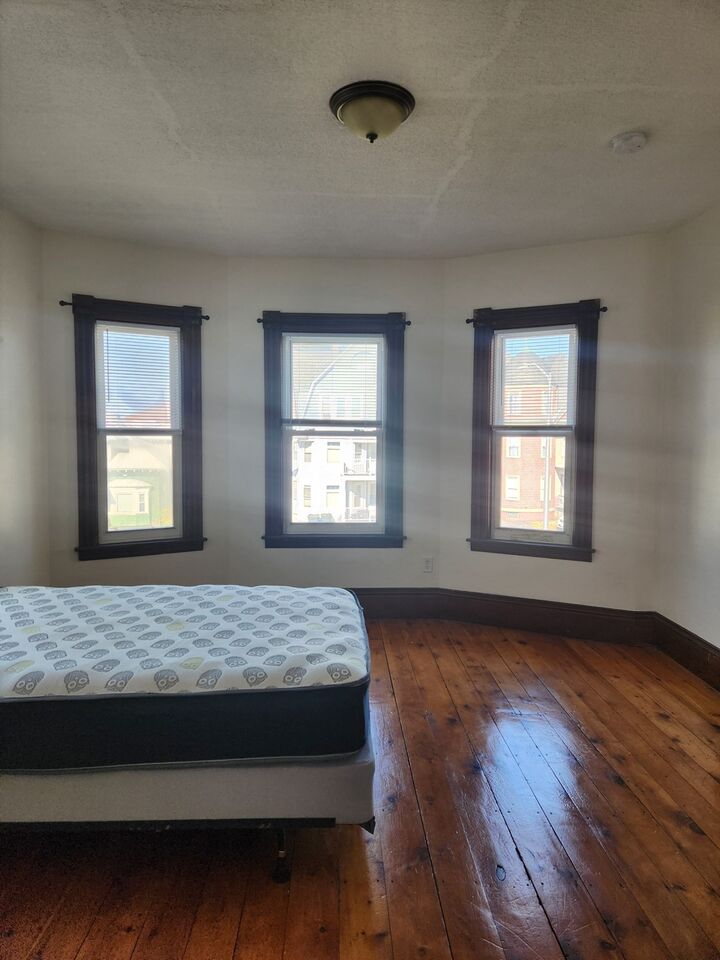 Property Photo: 149 Vernon St 2 MA 01610