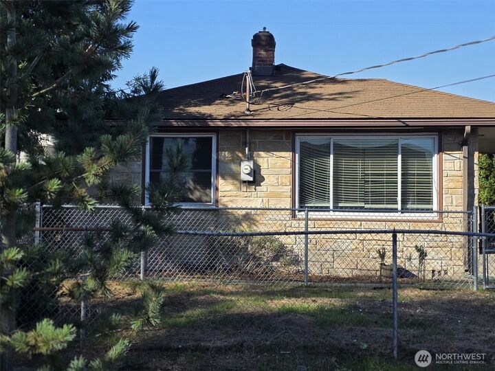 Property Photo: 4052 S 36th Street WA 98409