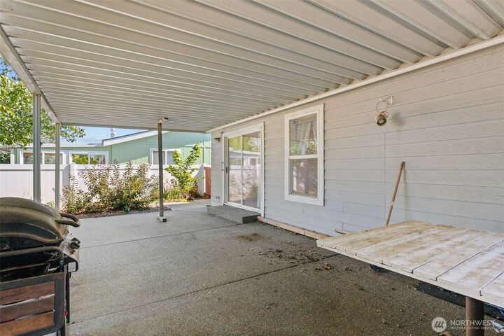 Property Photo:  1100 S Rosewood Drive 106  WA 98926 