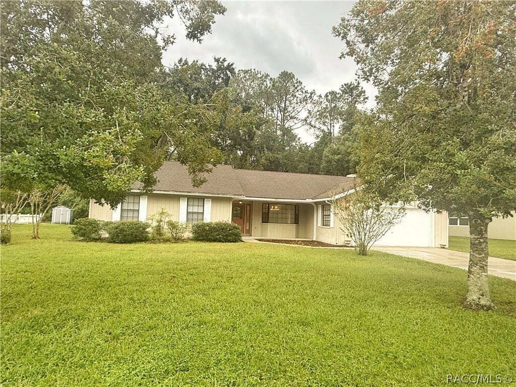 Property Photo:  17 Sycamore Circle  FL 34446 