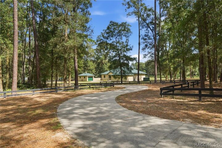 Property Photo: 3 Carry Back Road FL 34482