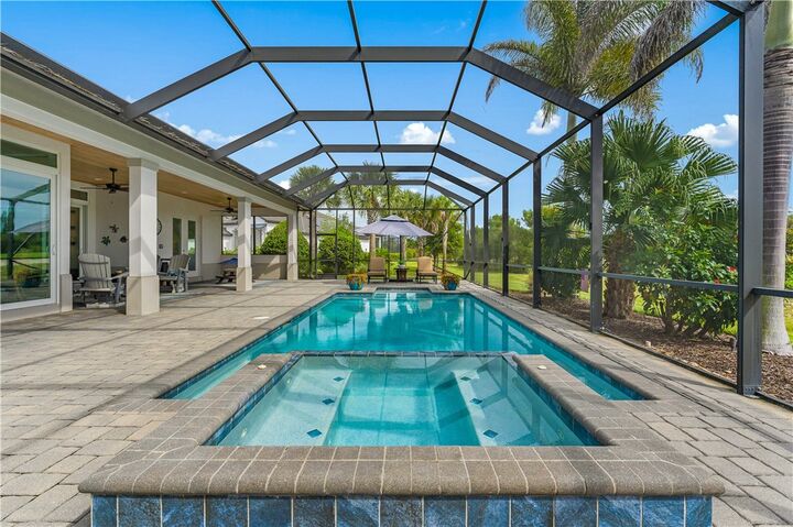 Property Photo: 2340 Pine Valley Road SW FL 32962