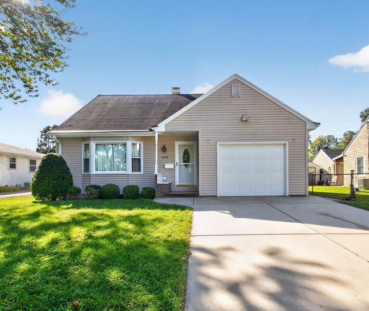 Property Photo:  1608 Harold Street  WI 54302-3027 