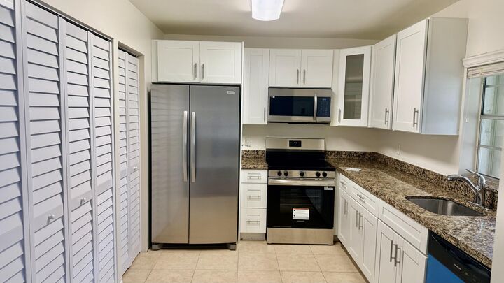 Property Photo: 8061 SW 20th Place 8061 FL 33324