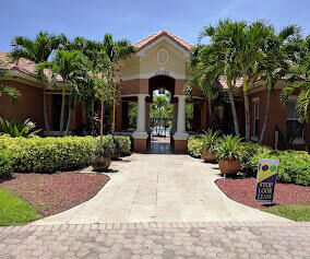 Property Photo:  10282 S Fox Trail Road S 214  FL 33411 