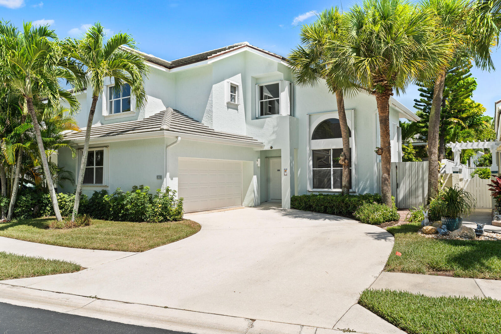 Property Photo:  3057 Genoa Lane  FL 33477 