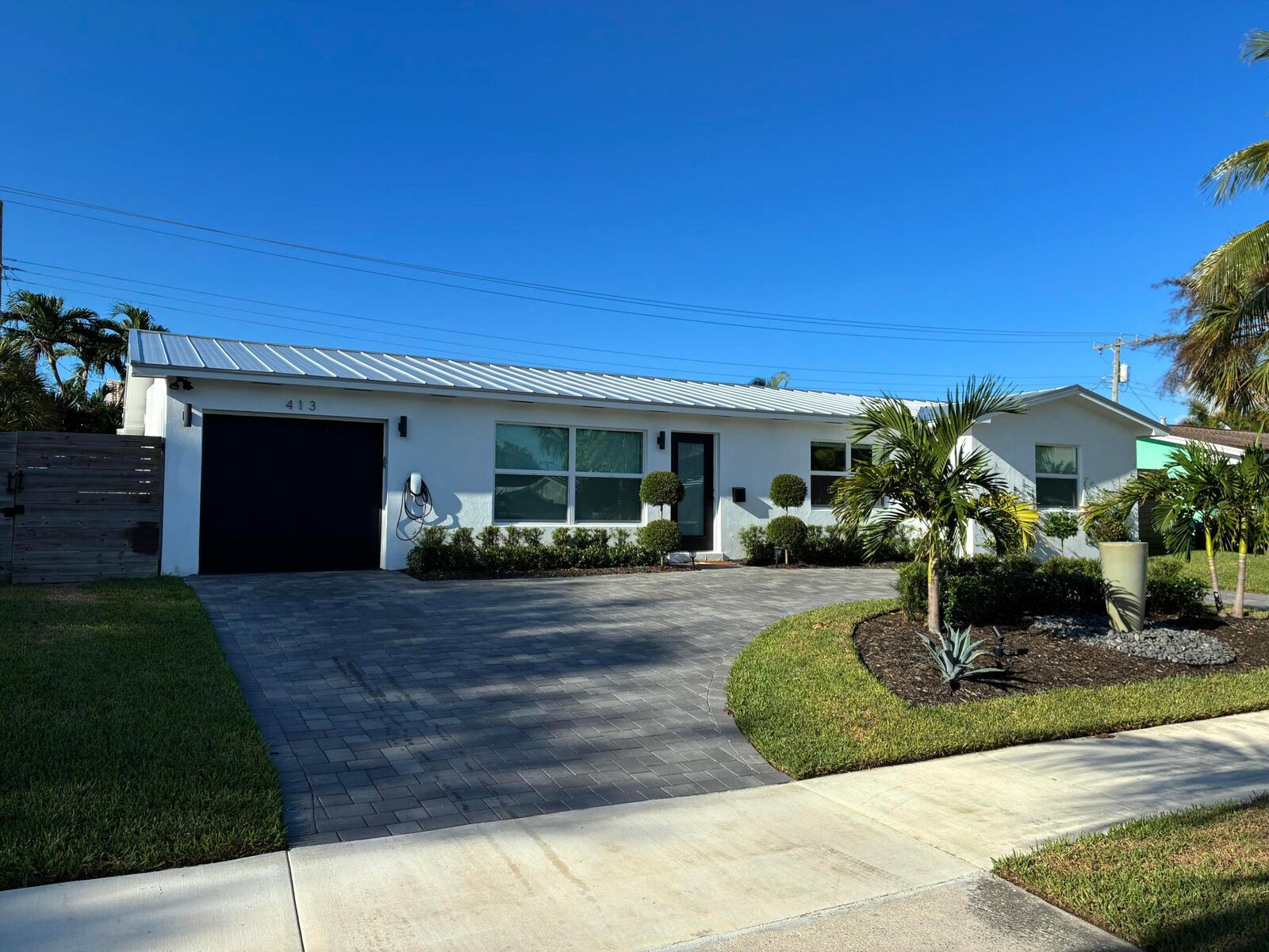 Property Photo: 413 Gulf Road FL 33408