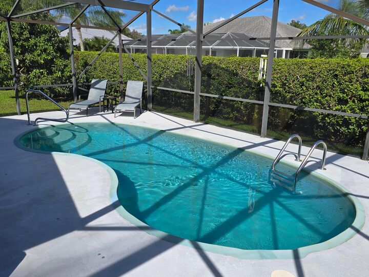 Property Photo: 609 SE Barr Street FL 34984