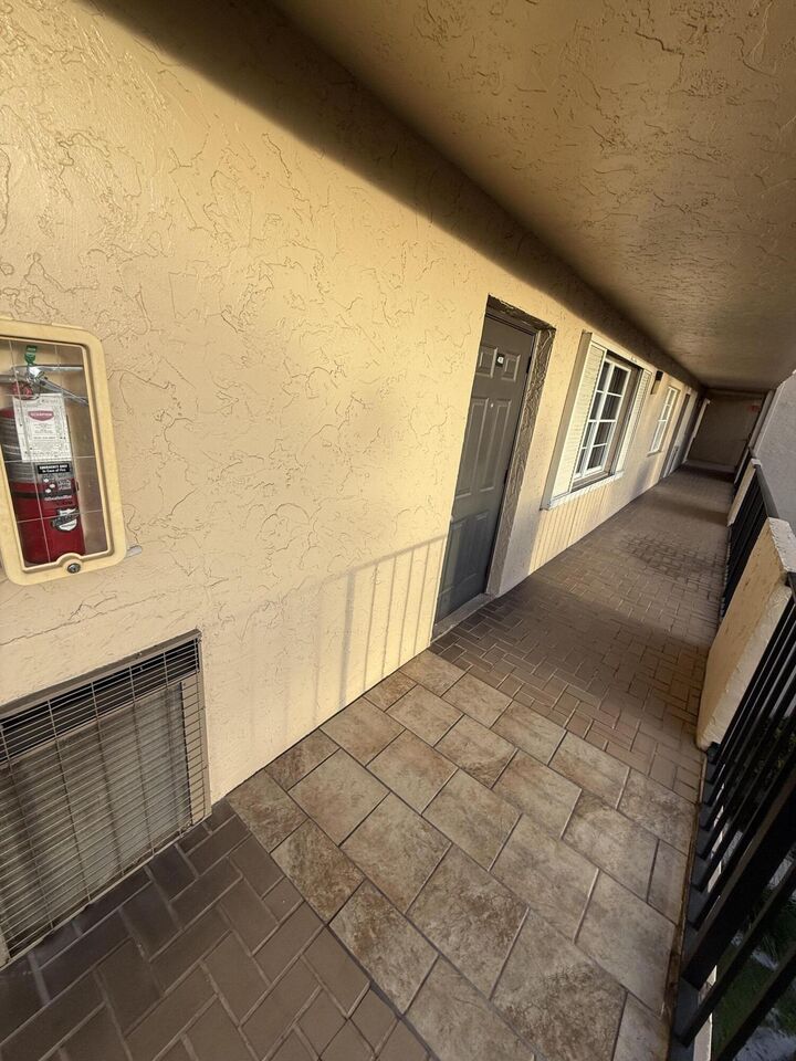 Property Photo:  3300 W Rolling Hills Circle Apt 408  FL 33328 