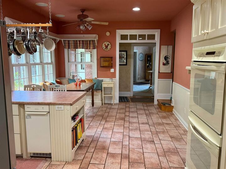 Property Photo:  530 Hunts Lane  KY 43103 