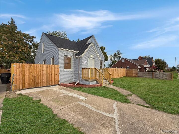 Property Photo:  4844 Manistique Street  MI 48215 