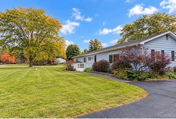 Property Photo: 2434 N Elba Road MI 48446