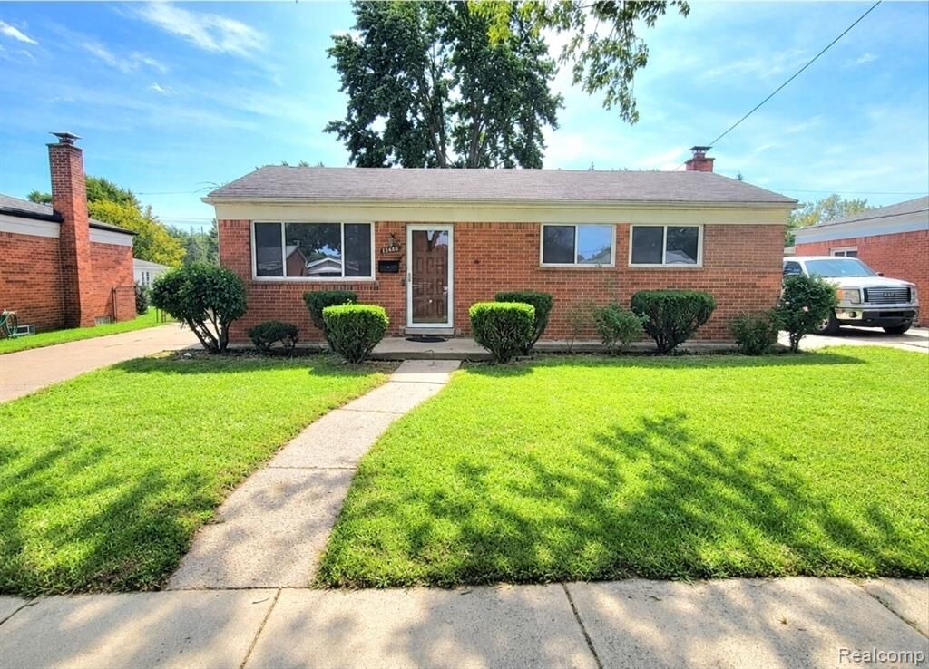 Property Photo:  11348 Jonas Avenue  MI 48089 