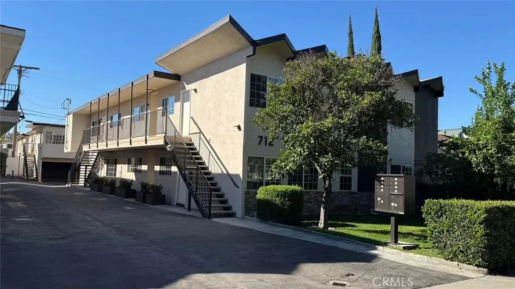 Property Photo:  712 W Doran Street 7  CA 91203 