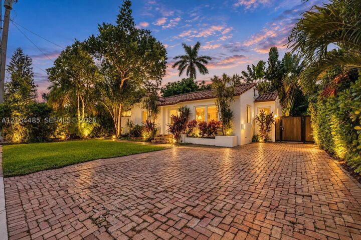 Property Photo:  718 NE 87th Street  FL 33138 