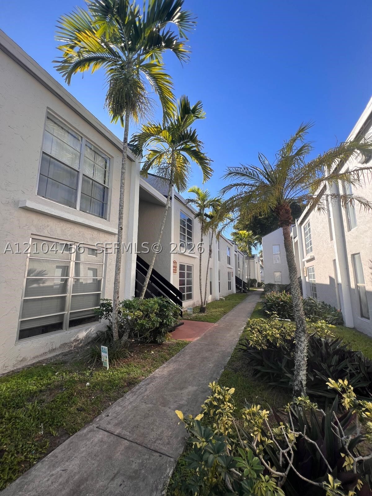 Property Photo:  4431 Treehouse Ln H28  FL 33319 