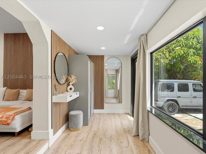 Property Photo:  13900 NE 16th Ct  FL 33181 
