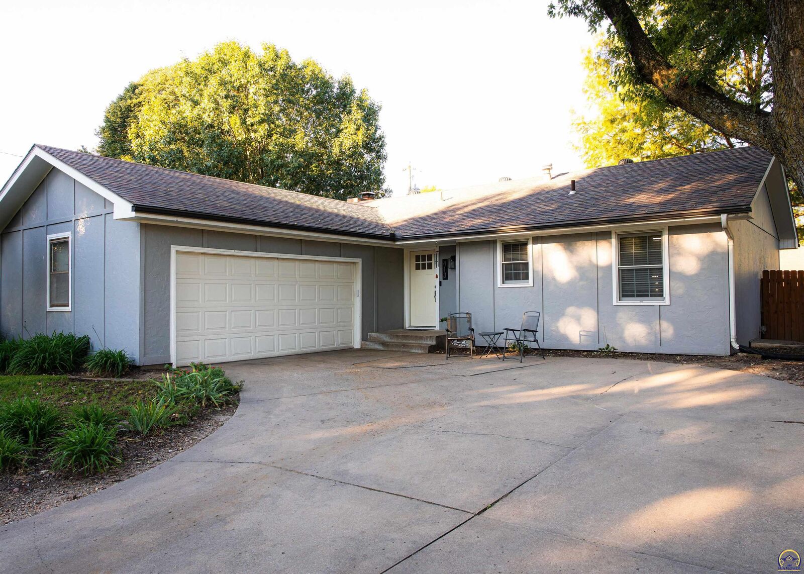 Property Photo: 413 S Aquarius St KS 66539