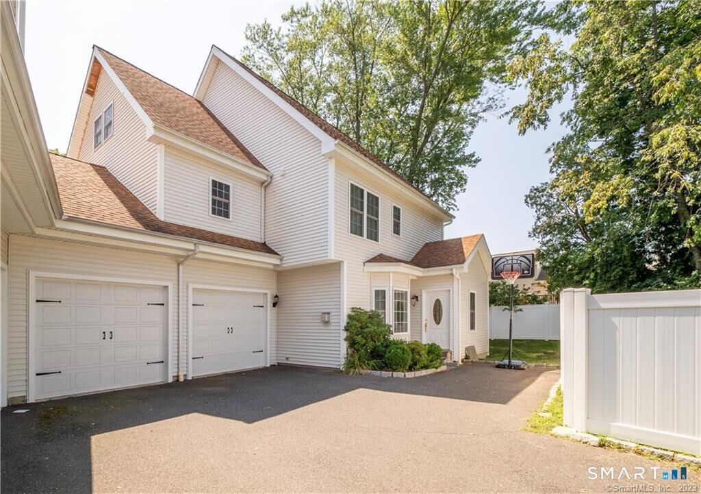 Property Photo:  1023 Black Rock Turnpike 1023  CT 06825 