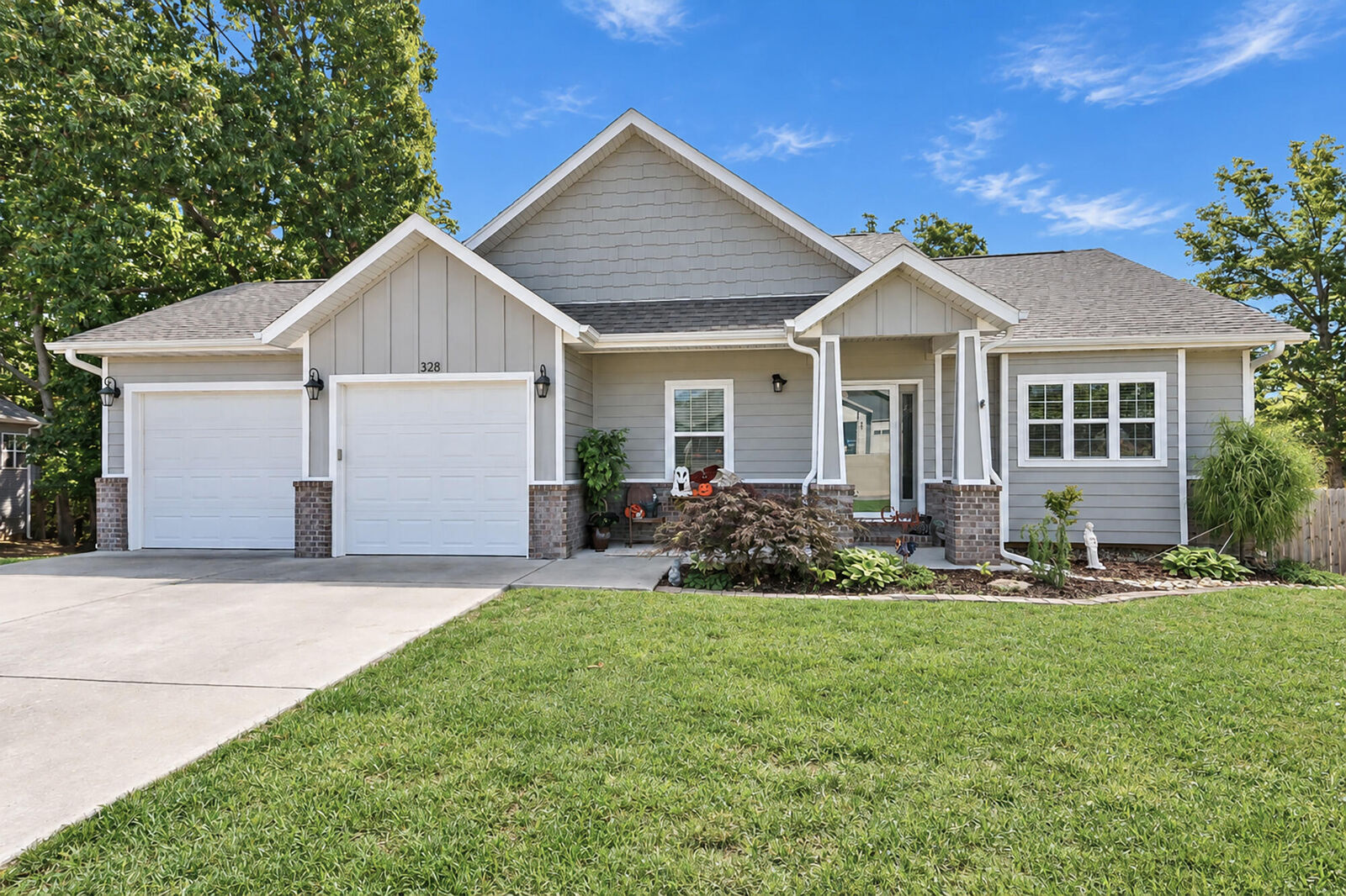 Property Photo:  328 Three Pines Circle  MO 65737 