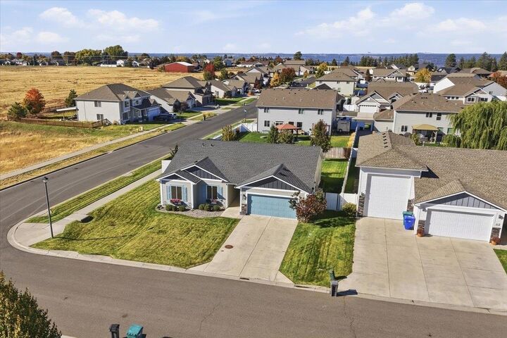 Property Photo: 9515 N Prescott Ct WA 99208