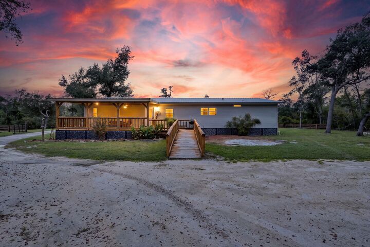 Property Photo:  15200 Seaview Drive  FL 32348 