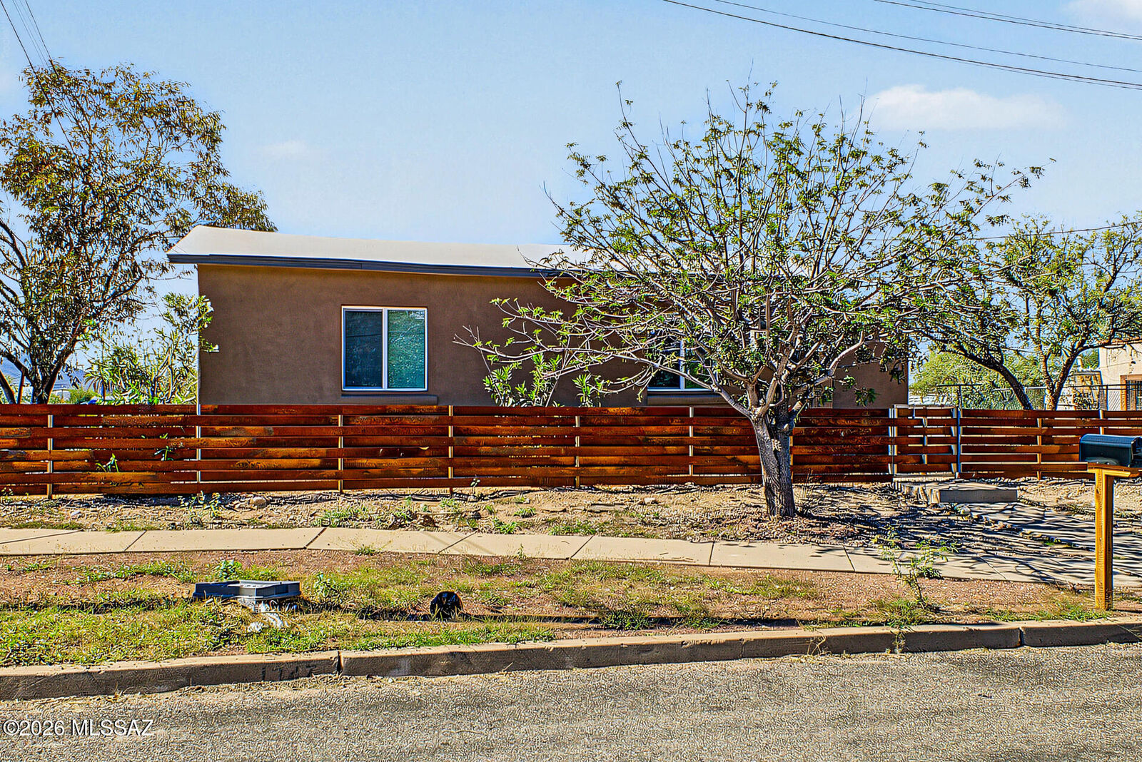 Property Photo: 1347 S 7th Avenue AZ 85713