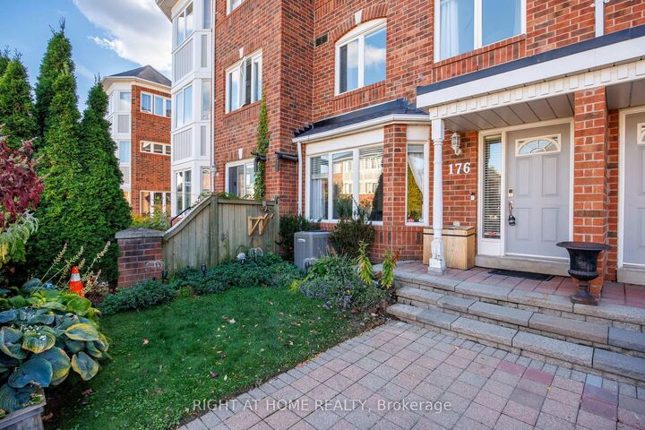 Property Photo:  18 Clark Avenue W 176  ON L4J 8H1 