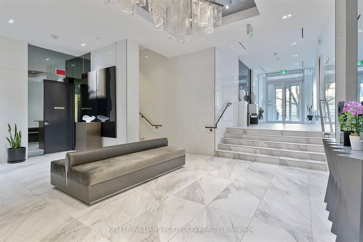 Property Photo:  6 Parkwood Avenue 516  ON M4V 0A3 