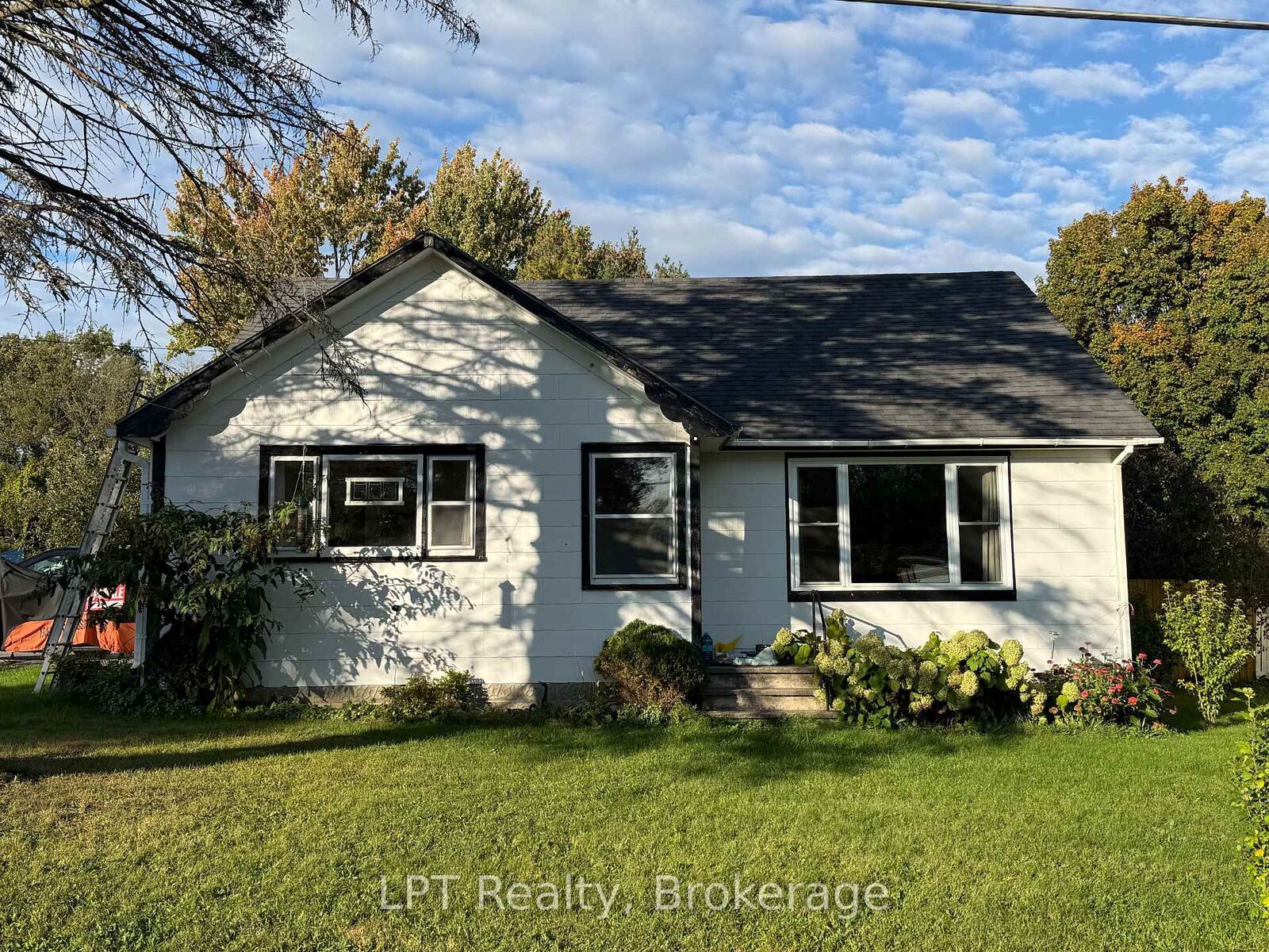 Property Photo: 22 Third Street N ON K0K 2T0