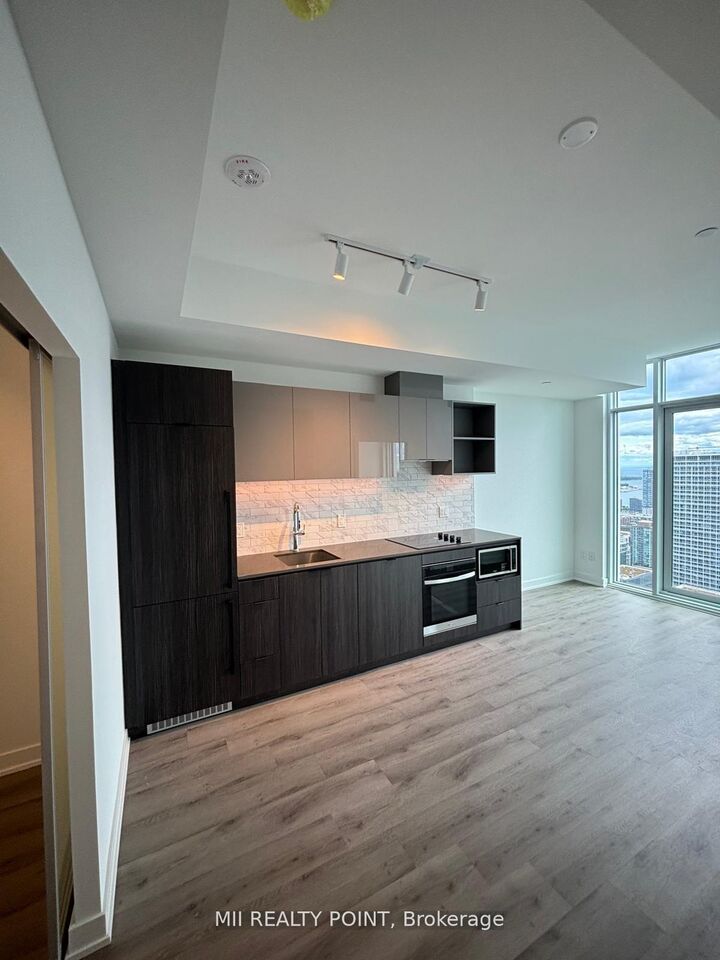 Property Photo:  252 Church Street Ph12  ON M5B 0G9 