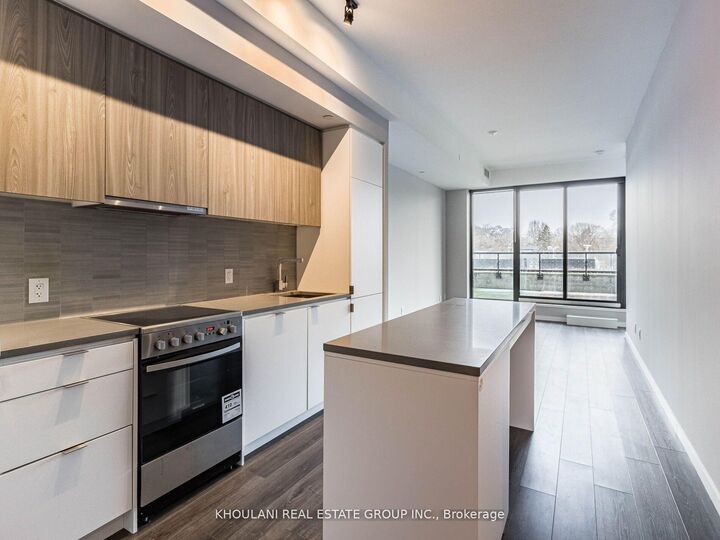 Property Photo:  7 Smith Crescent 204  ON M8Z 0G3 