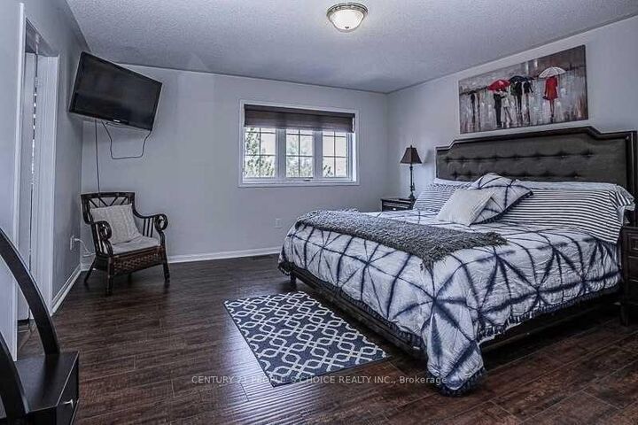 Property Photo: 50 Sweetwood Circle W ON L7A 2X7
