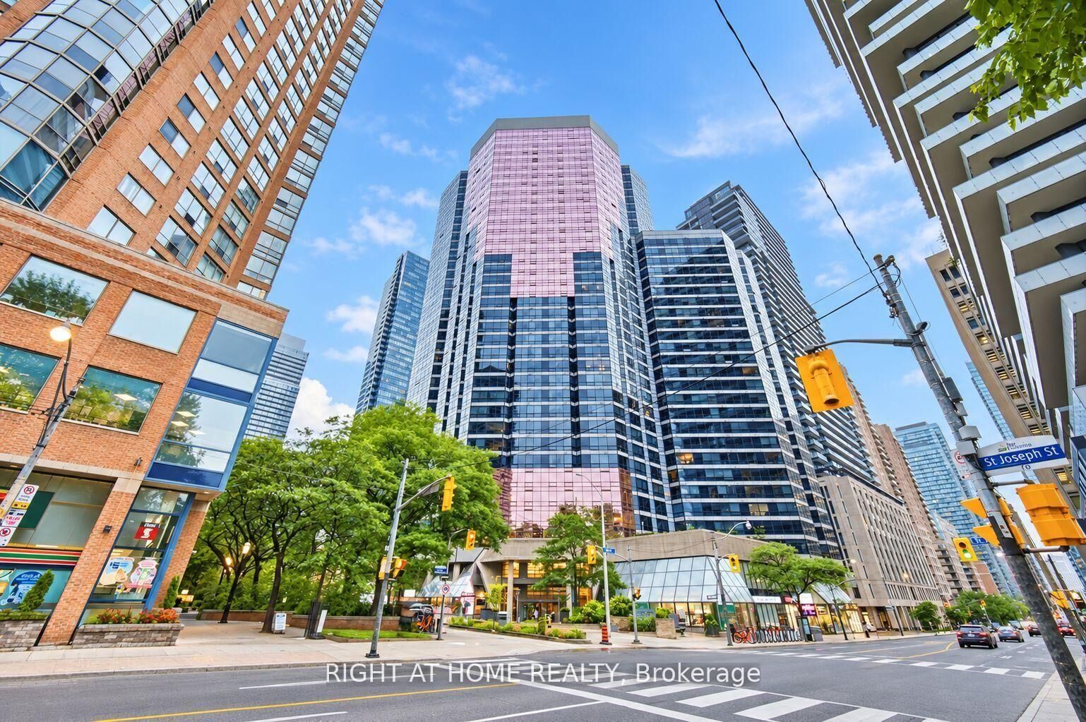 Property Photo:  1001 Bay Street 2111  ON M5S 3A6 