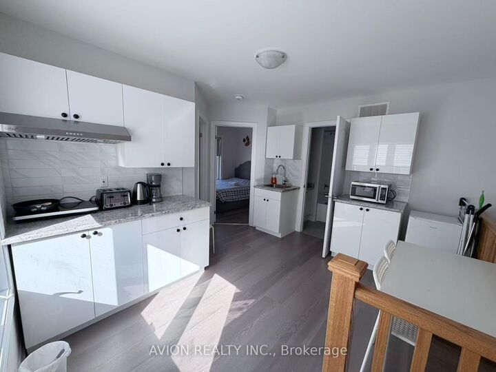 Property Photo:  542 Whites Hill Avenue Coach House  ON L6B 0Z3 