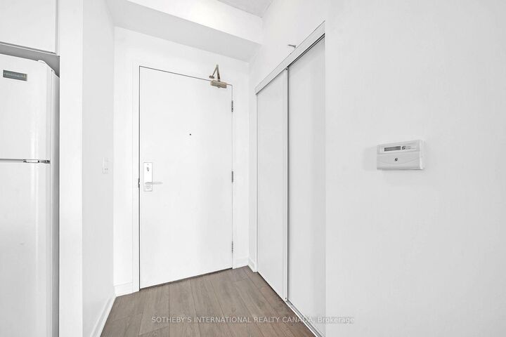 Property Photo: 150 East Liberty Street 1616 ON M6K 3R5